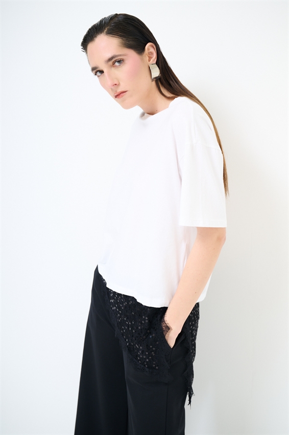 T-SHIRT OVER + PIZZO ASIMMETRICO