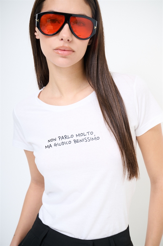 T-SHIRT SLIM CON STAMPA NON PARLO MOLTO