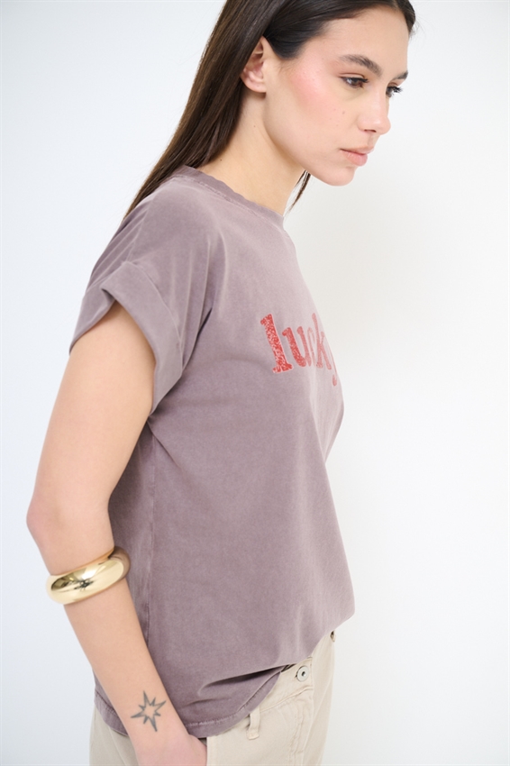 T-SHIRT CON STAMPA LUCKY EFFETTO VINTAGE