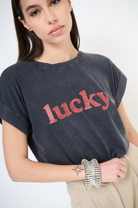 T-SHIRT CON STAMPA LUCKY EFFETTO VINTAGE