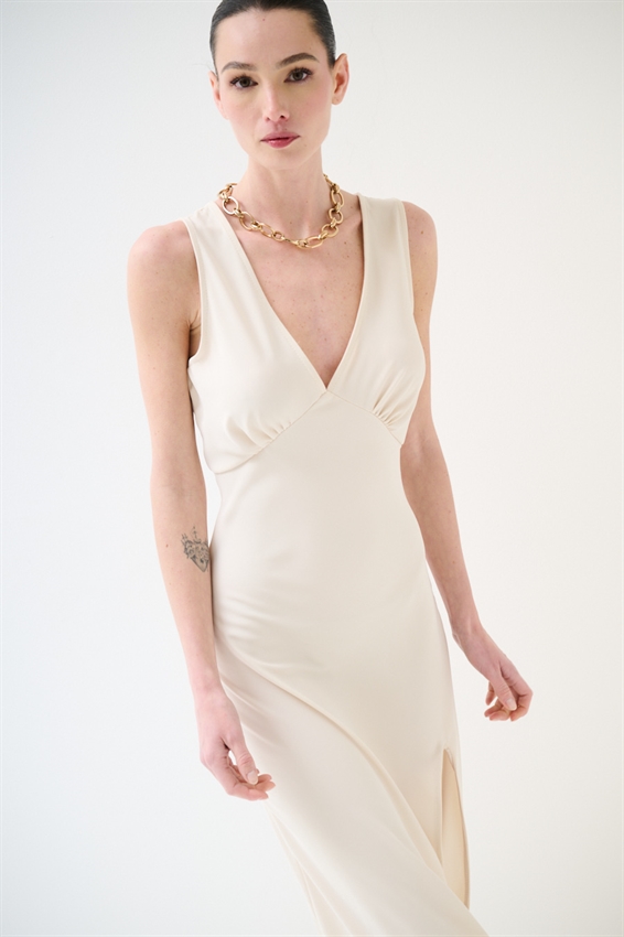 ABITO LUNGO SMANICATO CON SPACCO TESSUTO FLUIDO