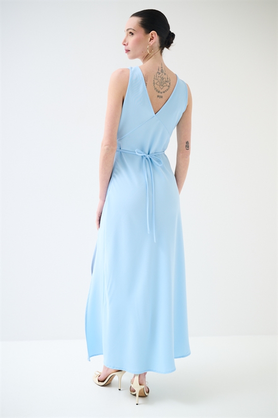 ABITO LUNGO SMANICATO CON SPACCO TESSUTO FLUIDO CELESTE