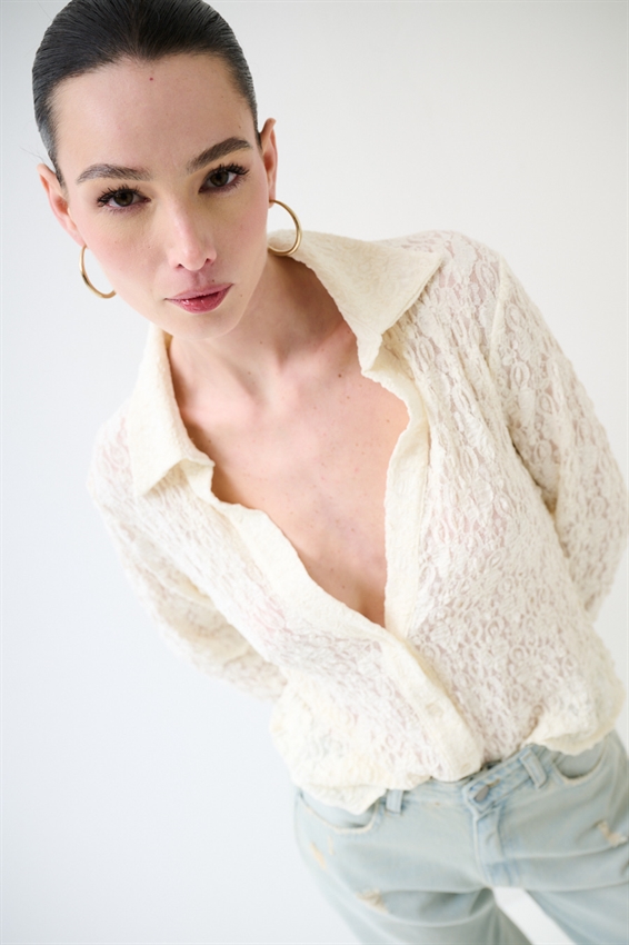 CAMICIA IN PIZZO ELASTICIZZATA