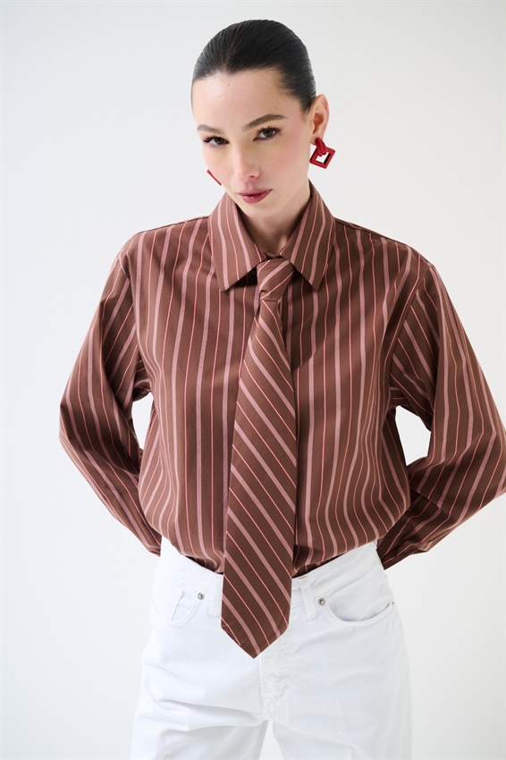 CAMICIA RIGATA CON CRAVATTA IN COTONE CIOCCOLATO