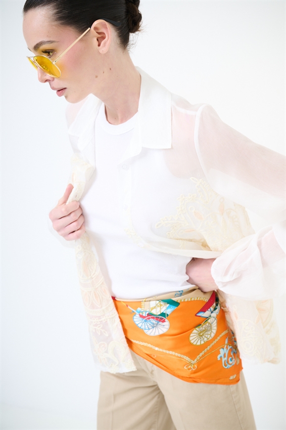 CAMICIA OVER CON RICAMO E NODO