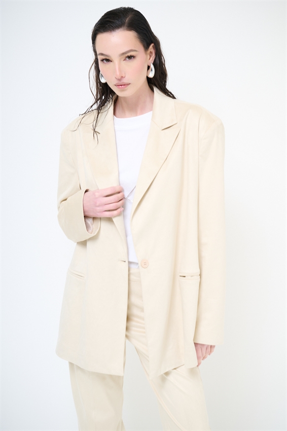 GIACCA OVER A UN BOTTONE BEIGE