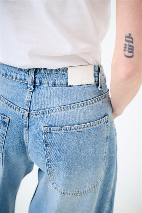 JEANS BALLOON VITA MEDIA CON DOPPIA CUCITURA LATO