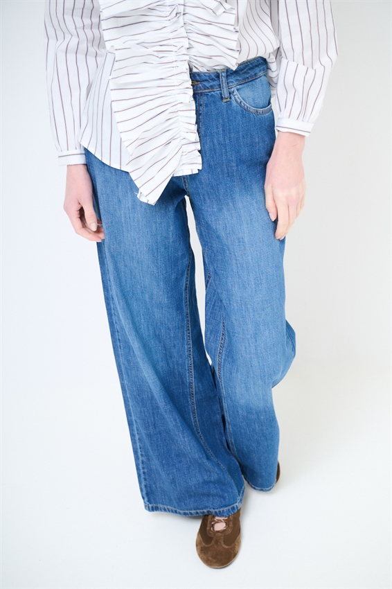 JEANS LARGO CON CUCITURE SUL DAVANTI BLU MEDIO