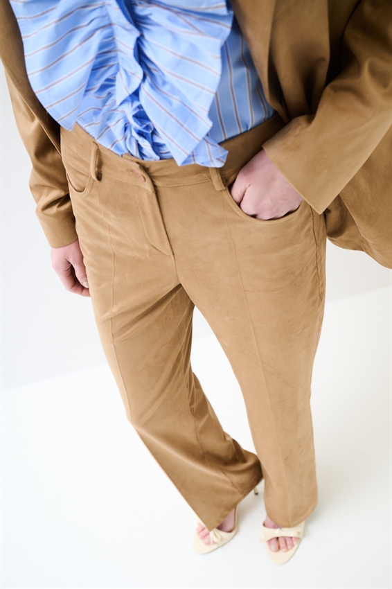 PANTALONE A 5 TASCHE CON PIEGA CENTRALE