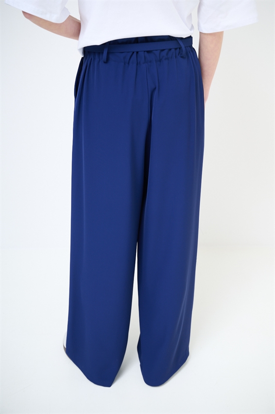 PANTAPALAZZO CON PINCES E CINTURA FODERATA