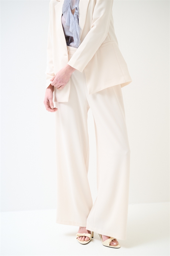 PANTAPALAZZO CON PINCES E CINTURA FODERATA BURRO