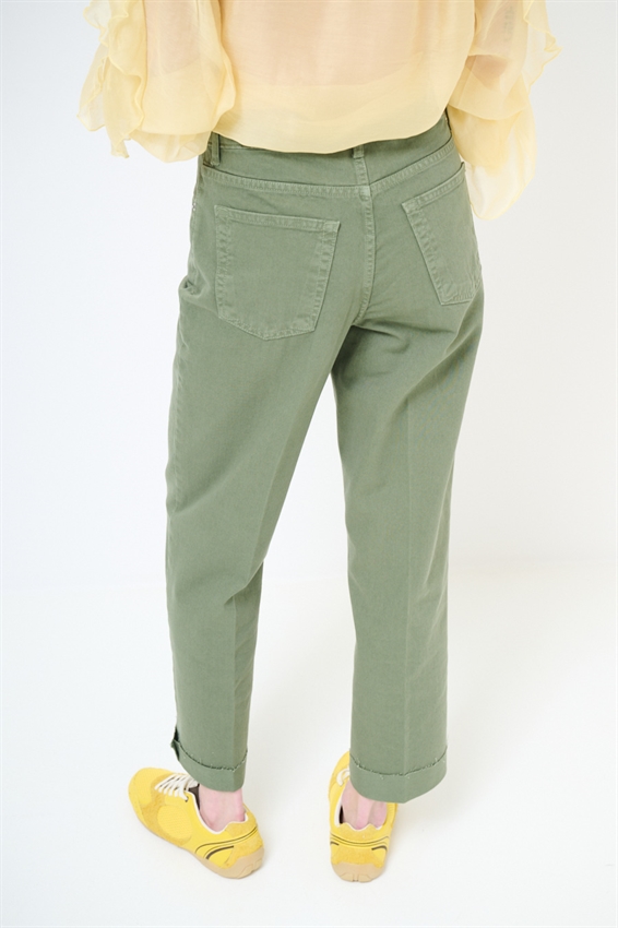 PANTA CHINO CON RISVOLTO E TAGLIO VIVO VERDE MILITARE