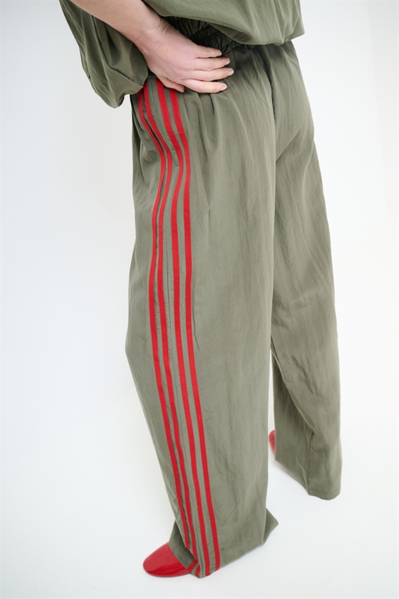 PANTALONE CON BANDE LYOCELL