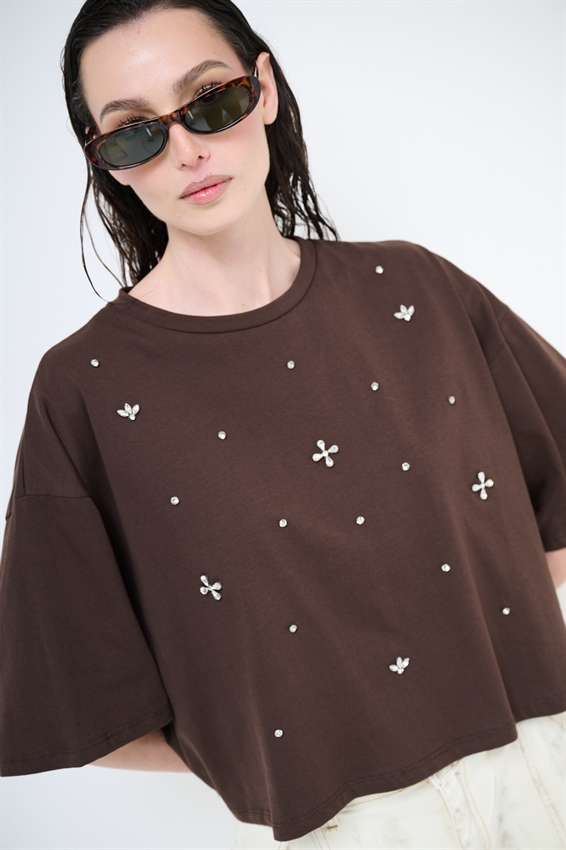 T-SHIRT CON APPLICAZIONE CASTONI CIOCCOLATO