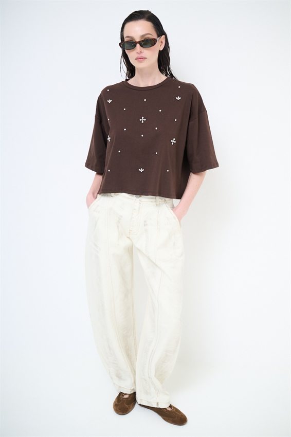 T-SHIRT CON APPLICAZIONE CASTONI CIOCCOLATO