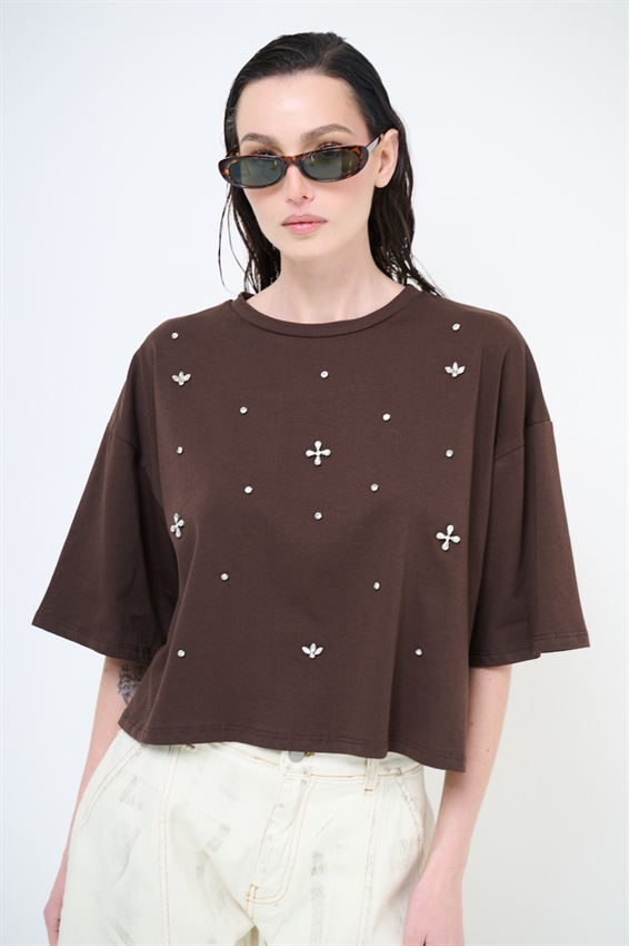 T-SHIRT CON APPLICAZIONE CASTONI CIOCCOLATO