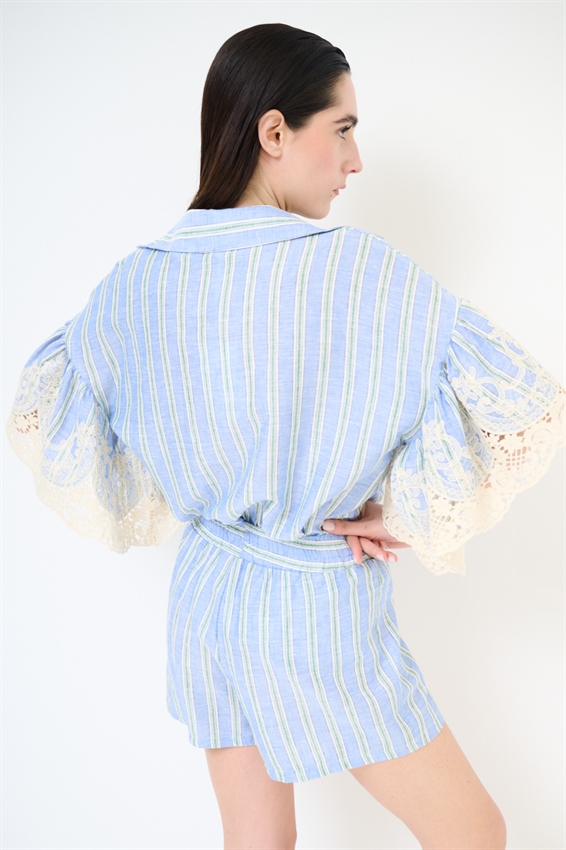 CAMICIA IN LINO A RIGHE CON RICAMO