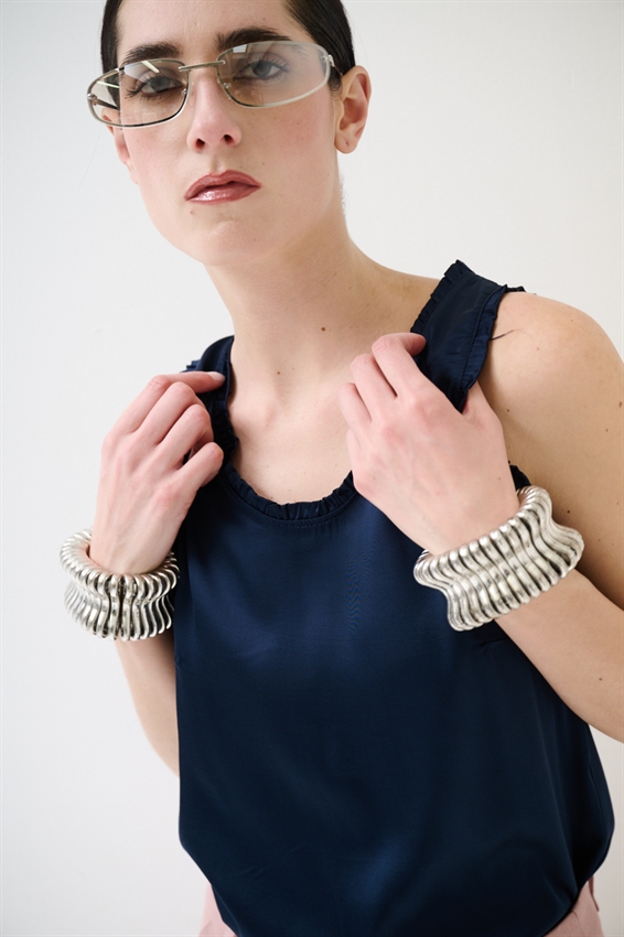 CANOTTA IN RASO VISCOSA CON ROUCHES BLU