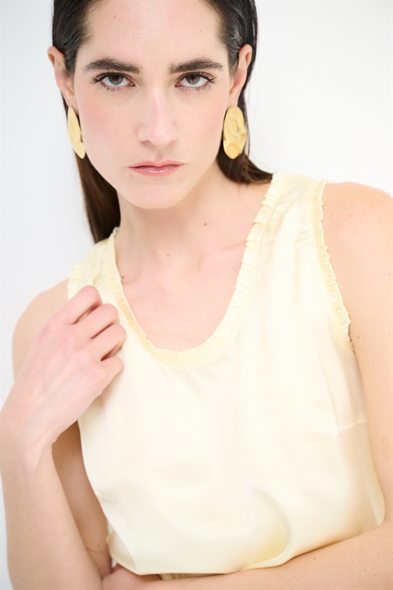 CANOTTA IN RASO VISCOSA CON ROUCHES GIALLO