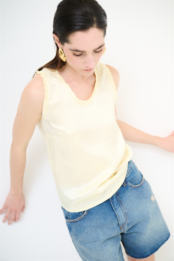 CANOTTA IN RASO VISCOSA CON ROUCHES GIALLO