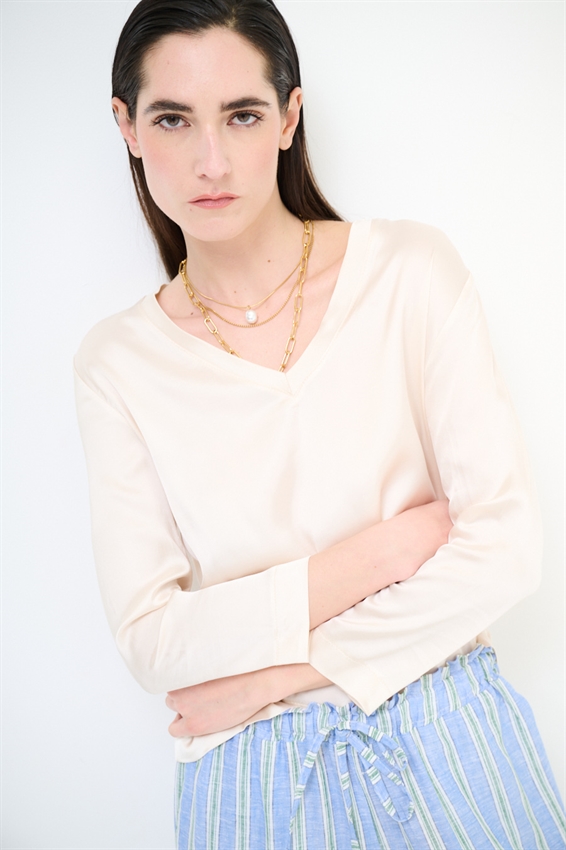 MAGLIA SCOLLO A V IN RASO VISCOSA