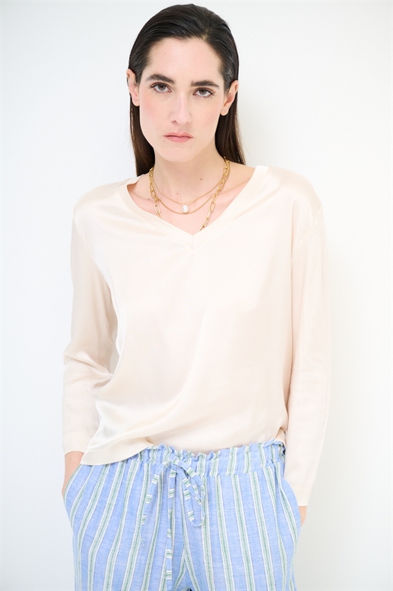 MAGLIA SCOLLO A V IN RASO VISCOSA