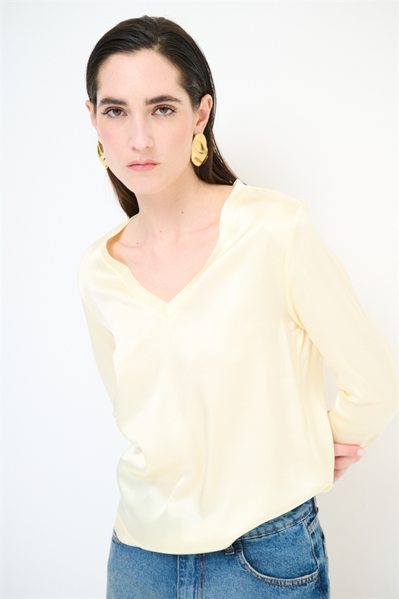 MAGLIA SCOLLO A V IN RASO VISCOSA