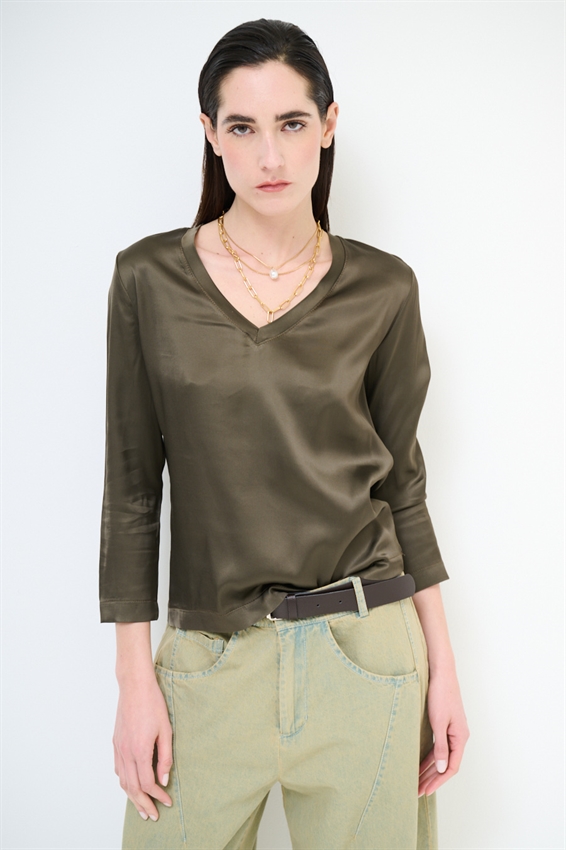 MAGLIA SCOLLO A V IN RASO VISCOSA