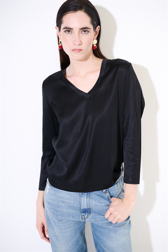 MAGLIA SCOLLO A V IN RASO VISCOSA