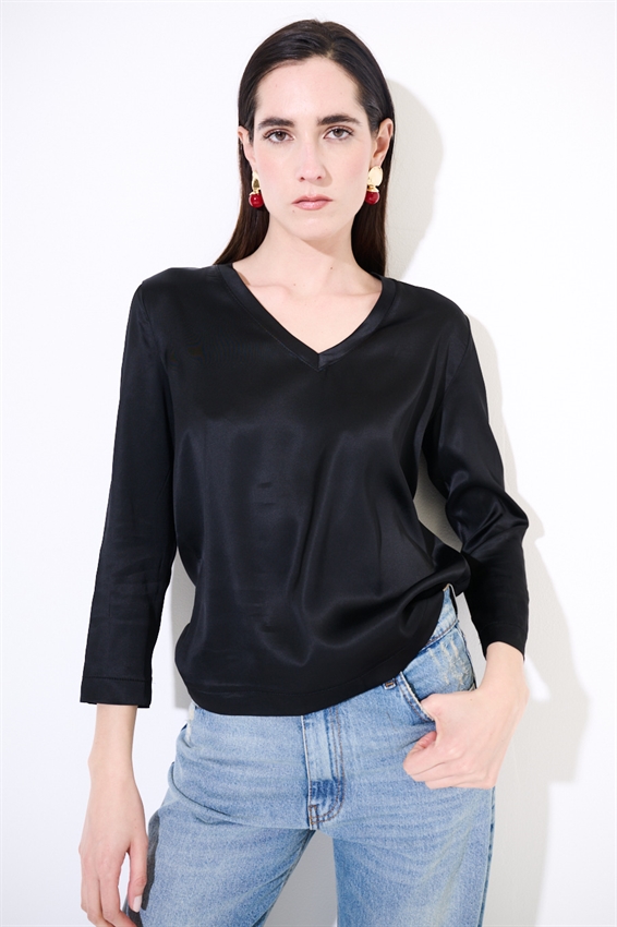 MAGLIA SCOLLO A V IN RASO VISCOSA NERO