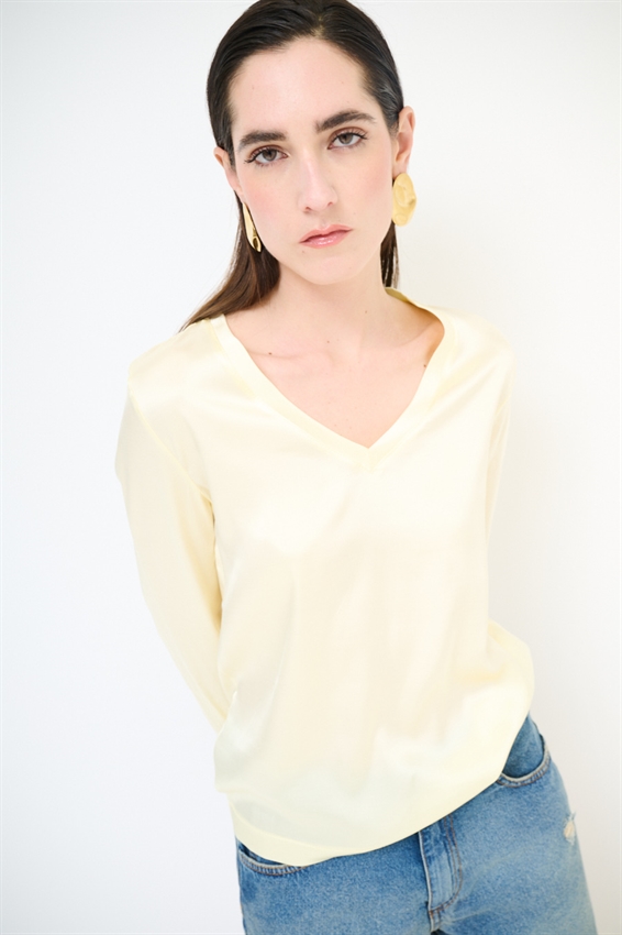 MAGLIA SCOLLO A V IN RASO VISCOSA GIALLO