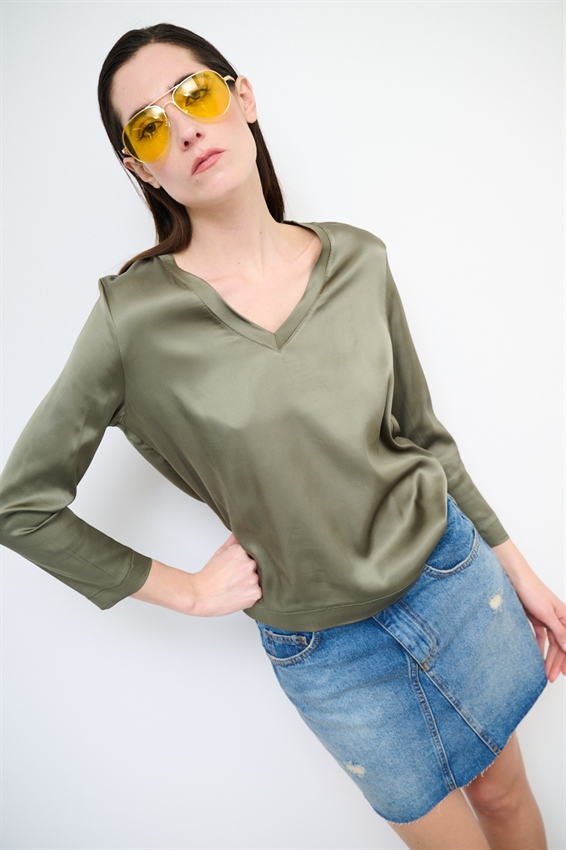 MAGLIA SCOLLO A V IN RASO VISCOSA VERDE MILITARE
