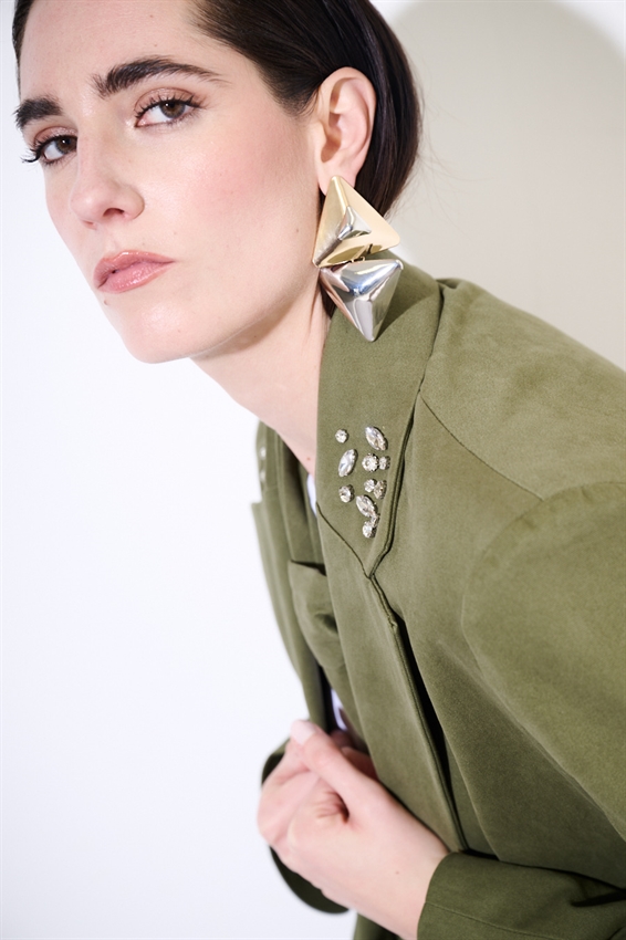 GIACCA IN COTONE CON PIETRE SU COLLETTO