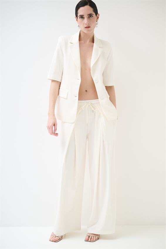 PANTALONE CON PINCES