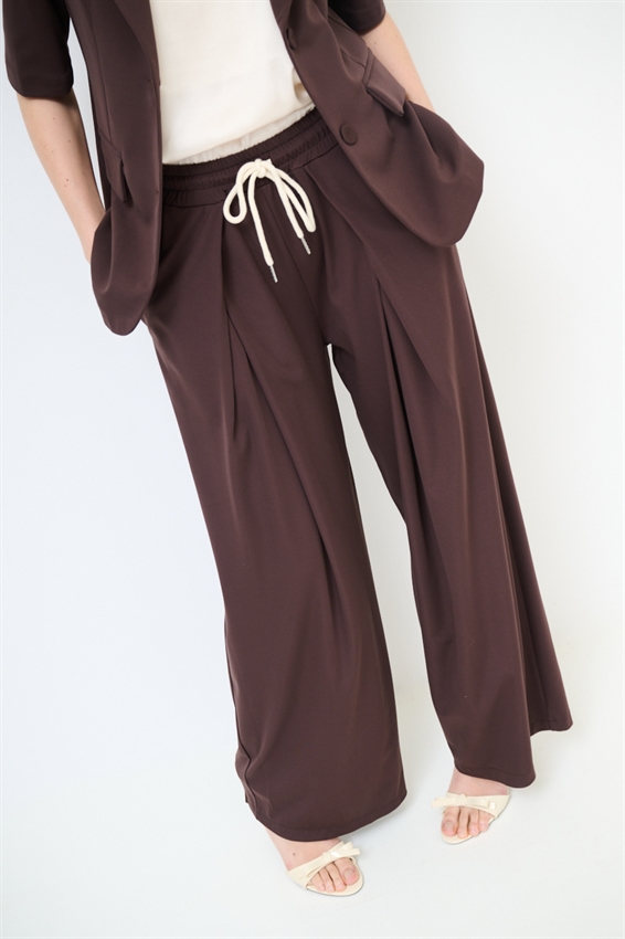 PANTALONE CON PINCES MORO