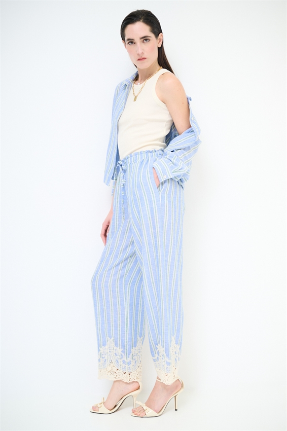 PANTALONE IN LINO A RIGHE CON RICAMO