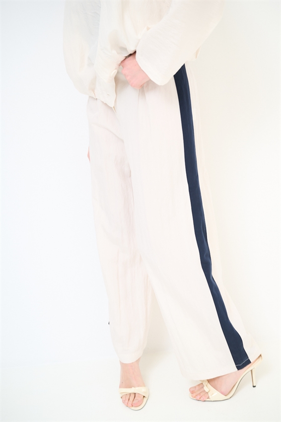 PANTALONE CON BANDA A CONTRASTO