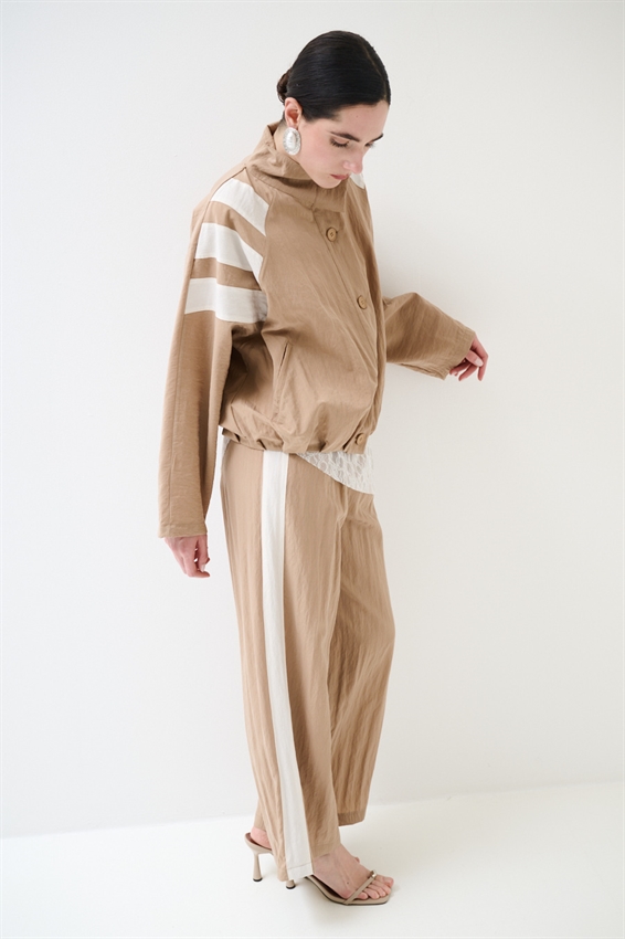 PANTALONE CON BANDA A CONTRASTO CAMMELLO/BURRO