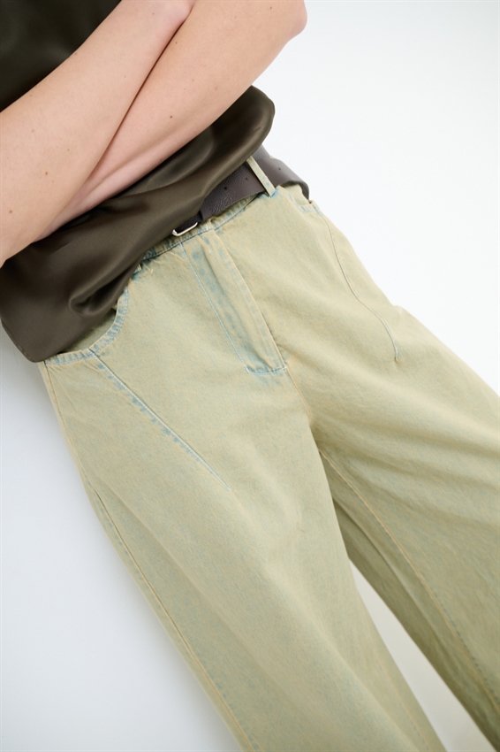 PANTA PALAZZO CON PINCES E CINTURA