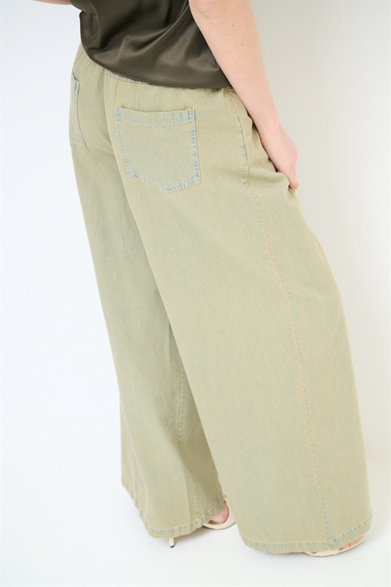 PANTA PALAZZO CON PINCES E CINTURA