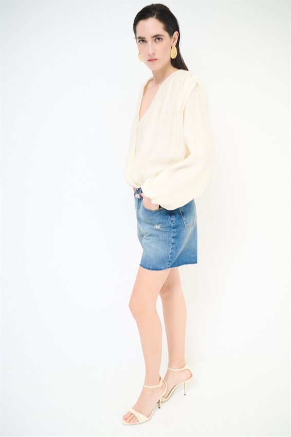 SHORTS IN DENIM A TAGLIO VIVO