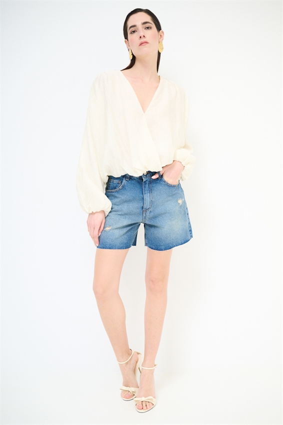 SHORTS IN DENIM A TAGLIO VIVO