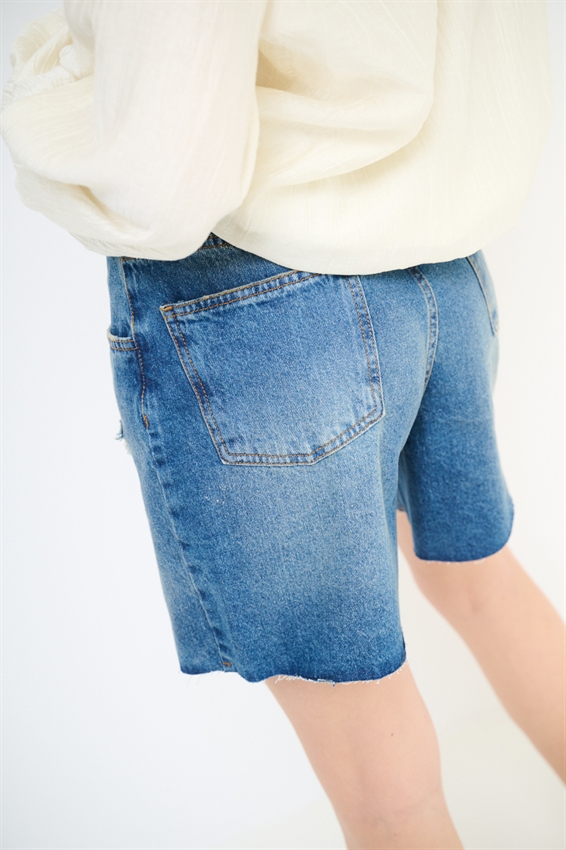SHORTS IN DENIM A TAGLIO VIVO BLU MEDIO