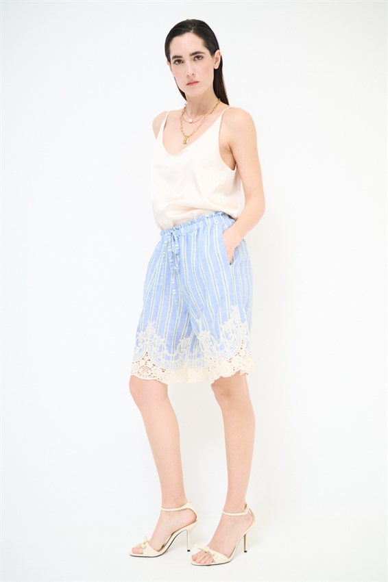 BERMUDA IN LINO A RIGHE CON RICAMO