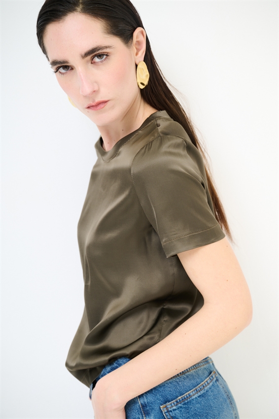 T-SHIRT IN RASO VISCOSA PARICOLLO