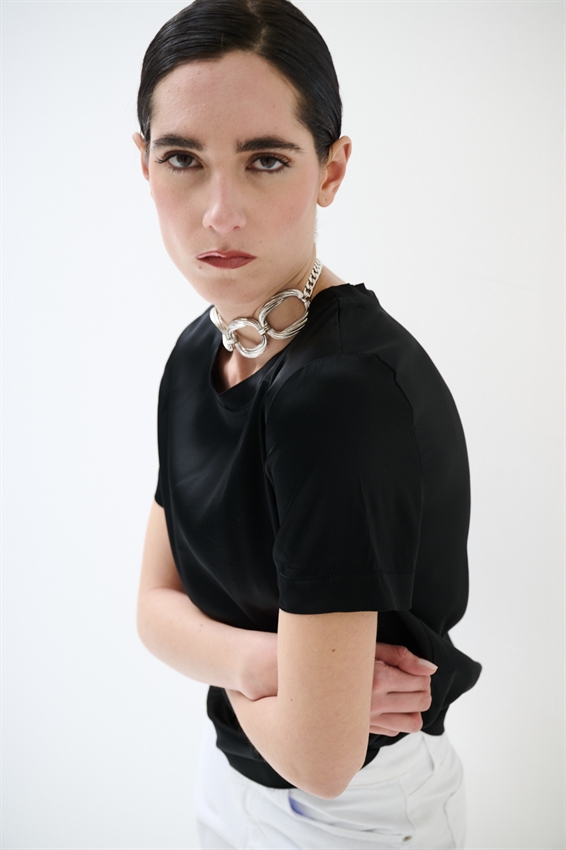 T-SHIRT IN RASO VISCOSA PARICOLLO NERO