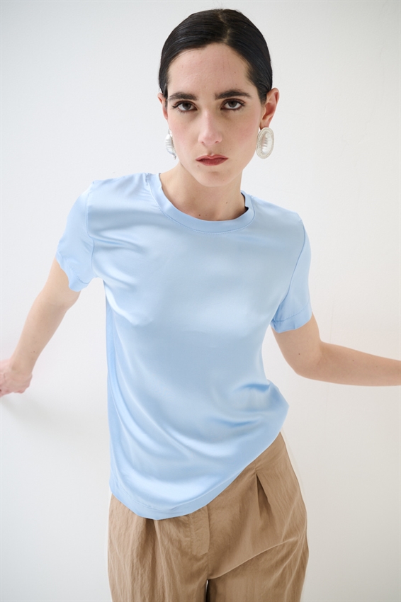 T-SHIRT IN RASO VISCOSA PARICOLLO CELESTE