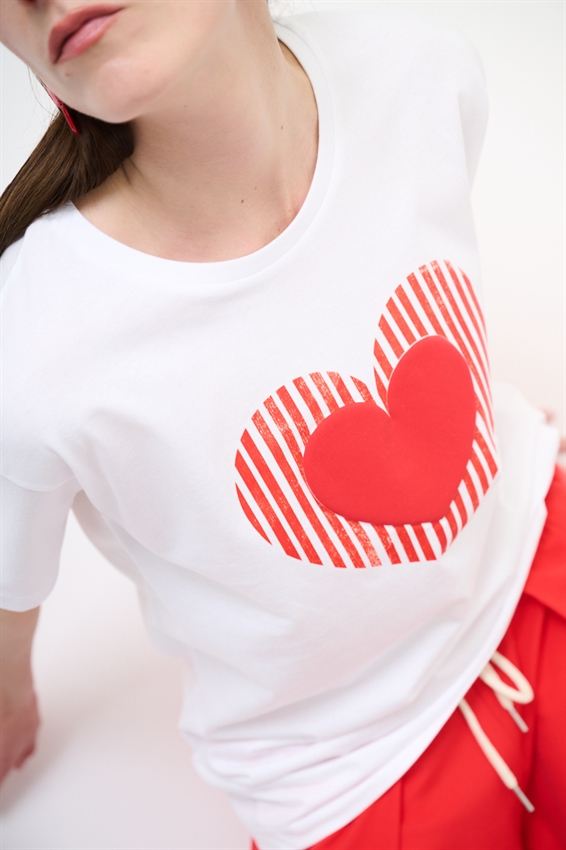 T-SHIRT OVER CON STAMPA CUORE