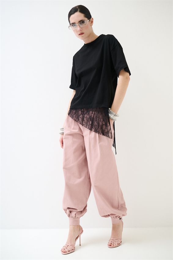 T-SHIRT COTONE CON PIZZO ASIMMETRICO