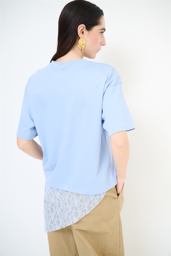 T-SHIRT COTONE CON PIZZO ASIMMETRICO